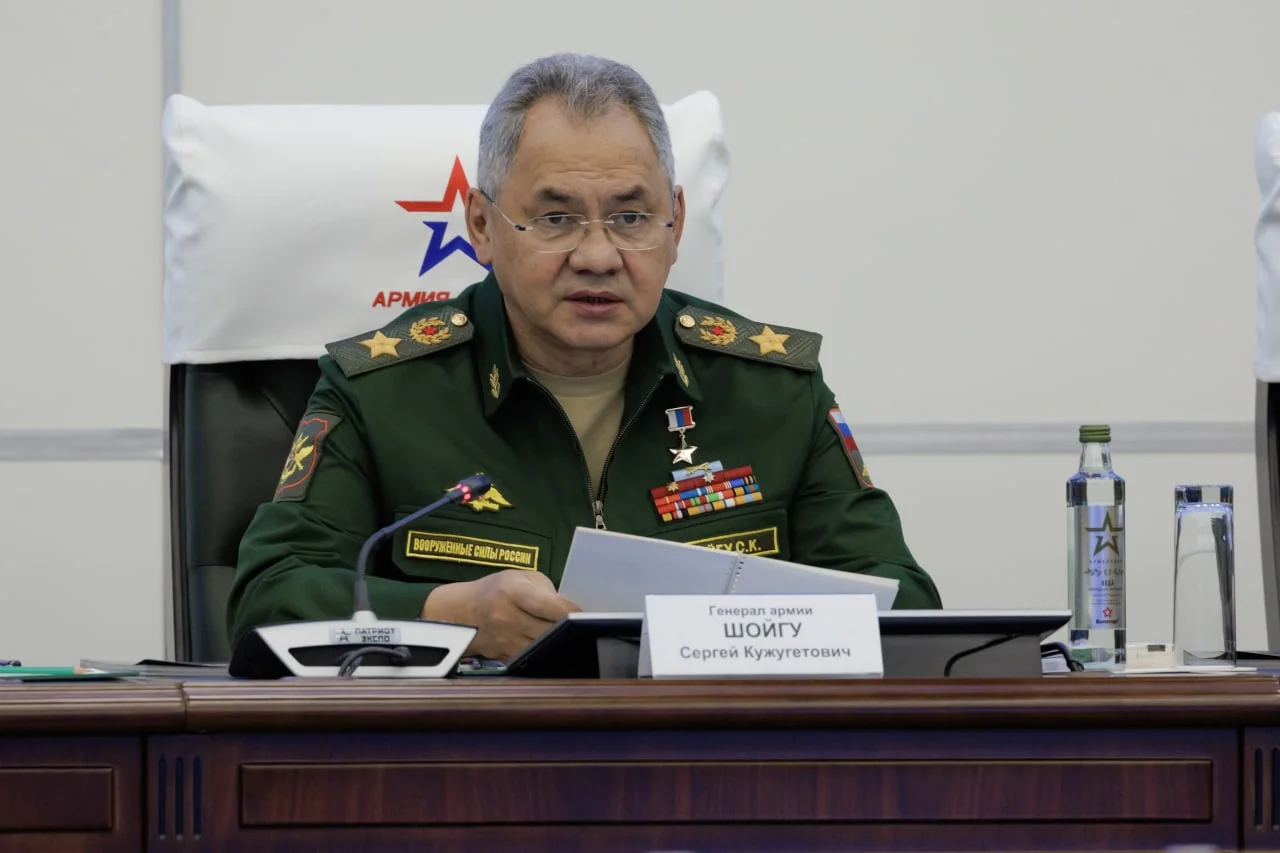 Le ministre Russe de la Défense, le général d’Armées Sergei Shoigu, lors d’une session plénière du premier Congrès international antifasciste, le 20 août 2022